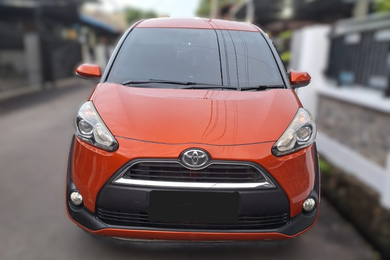 Mobil Bekas Toyota Sienta V A/T 2017