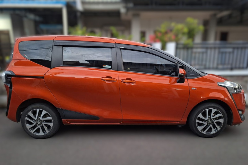 Mobil Bekas Toyota Sienta V A/T 2017