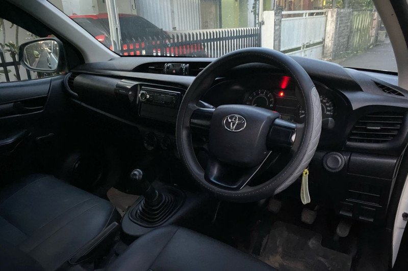 Mobil Bekas Toyota Hilux 2.0 SC 4x2 M/T 2019