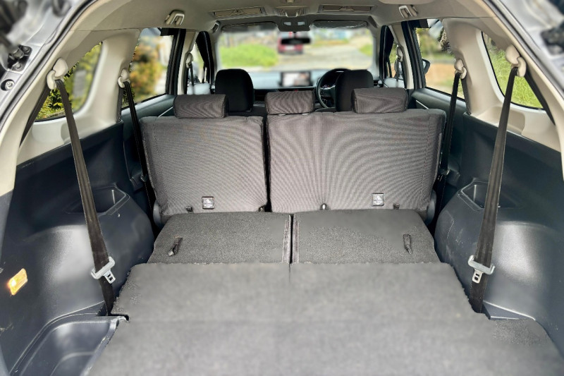 Mobil Bekas Toyota Avanza 1.3 E M/T 2023